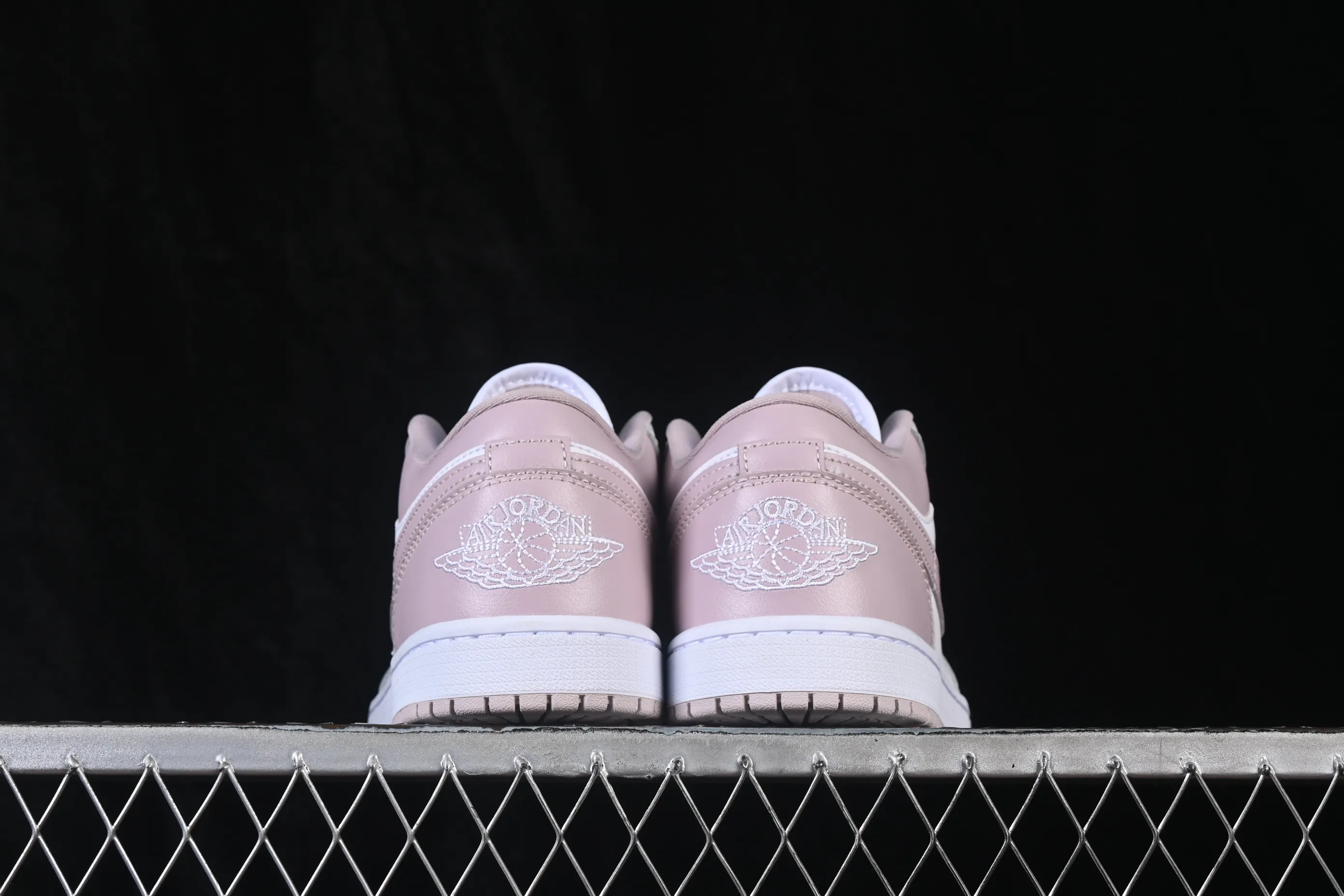 All categories Air Jordan Jordan series basketball shoes Air Jordan 1 Low G version pure original Air Jordan 1 Low AJ1 Joe 1 rice white powder low-top cultural casual sneakers DC0774-606